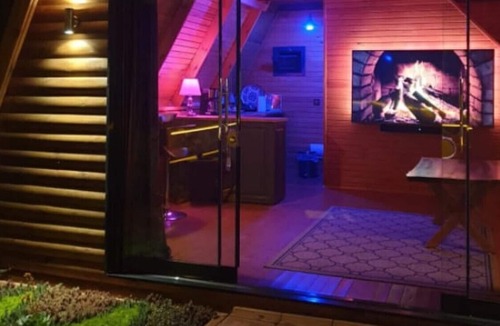 Cinarcik Apartment | Bungalow with Shared Garden near Beach in Cinarcik