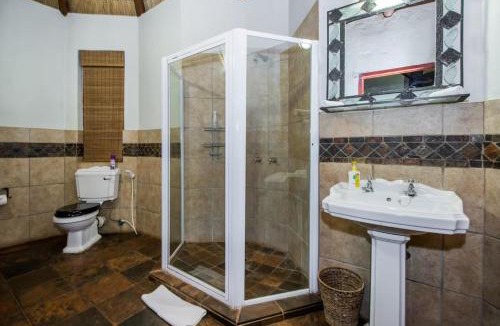 Lepele-Nkumpi Cabin | Bush Willow Lodge - Al Thandiwe