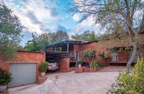 Pretoria Apartment | Bushbaby Cottage in Hartbeespoort