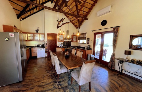 Phalaborwa Villa | Bushvilla Umoja Kruger - wildlife without fences