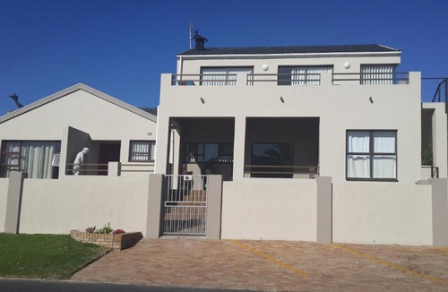 Melkbosstrand Apartment | C'est La Vie Self Catering Apartment