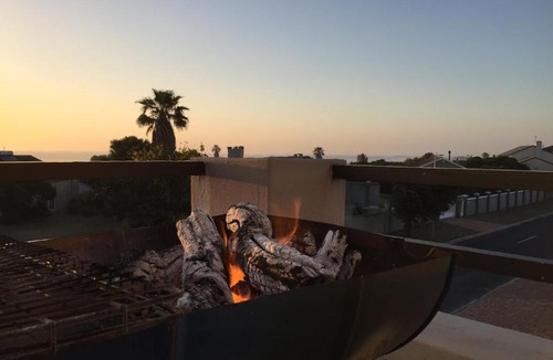 Melkbosstrand Apartment | C'est La Vie Self Catering Apartment