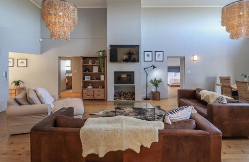Onrus House | C'est La-Vie Villa in Onrus