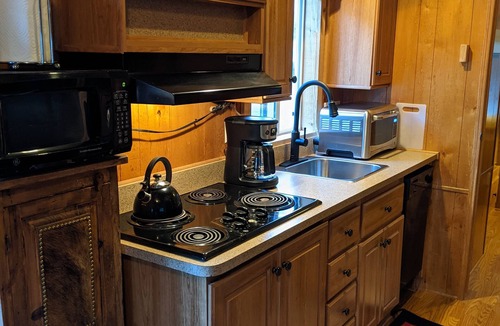Bradley Cabin | Cabins in secluded beautiful canyon near Lake Nacimiento, lodging on 85 acres