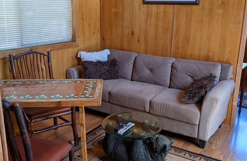 Bradley Cabin | Cabins in secluded beautiful canyon near Lake Nacimiento, lodging on 85 acres
