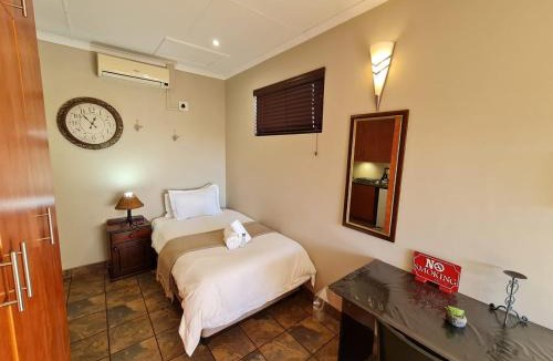 Kathu House | Caesars Place Guest House