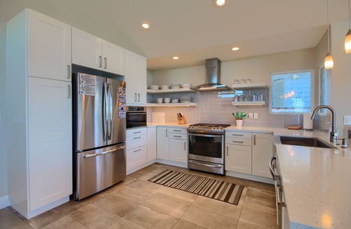 Park Hill House | Cambria Park Shores, across from beach amazing Views!