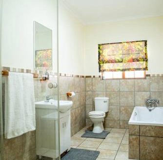 Graaff-Reinet Apartment | Camderest House