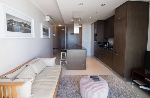 Camps Bay Apartment | Camps Bay Luxury studio apartment - The Crystal