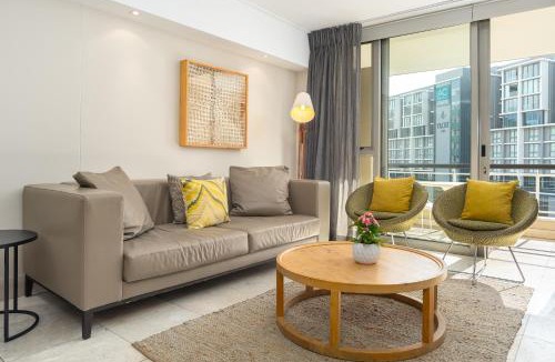 Victoria and Alfred Waterfront Apartment | Canal Quays Apartments