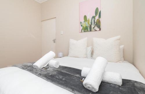 Cape Town City Centre Apartment | Cape Comfort - Central and Modern