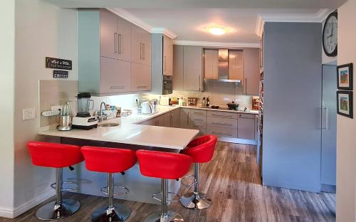 Claremont House | Cape Town Lock-and-Go House Ideal for your Holiday