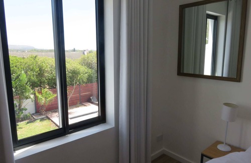 Capri Villa | Cape white villa - Family & Friends suite
