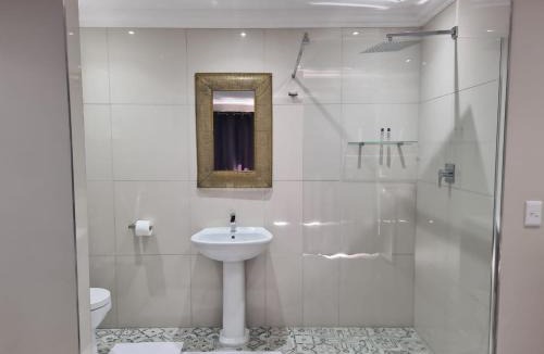 Kraaifontein Villa | Cape Winelands Business Villas