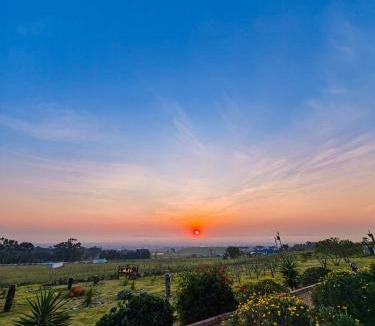 Helderberg Rural House | Capelands Wine Farm & Guesthouse