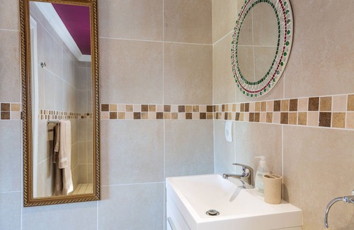 Helderberg Rural House | Capelands Wine Farm