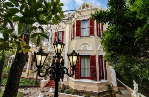 Mowbray House | Carmichael House Boutique Hotel
