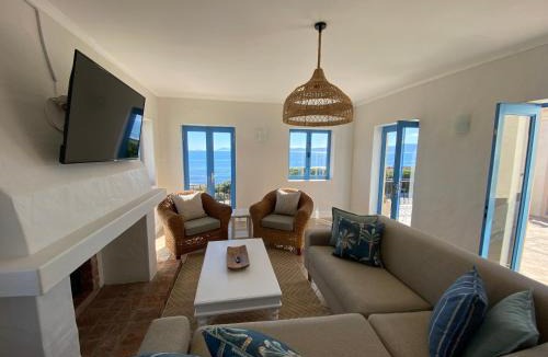 Gansbaai House | Casa Balena - Gansbaai seafront accommodation, back-up power