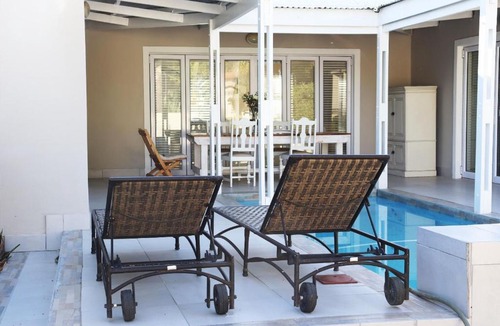 Oudtshoorn House | Casa Blanca