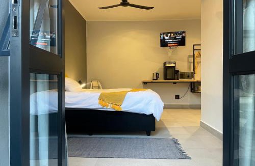 Hatfield House | Casa Bravo - Cozy Traveller