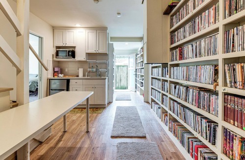 South San Francisco Apartment | Casa Luna - Mtn Views in South San Francisco!