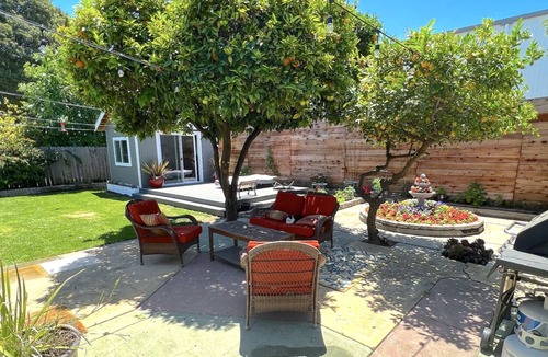 East Palo Alto House | Casa Verbena: Sunny 4-BR Home + Stunning Backyard