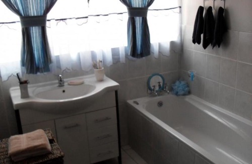 Carletonville House | Casa Villa Guest House Carletonville - Suite 4