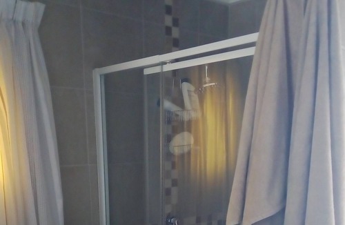 Carletonville House | Casa Villa Guest House Carletonville - Suite 1