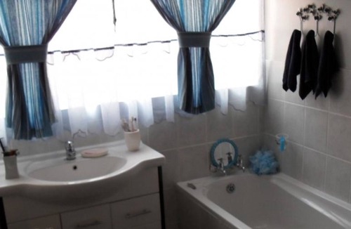Carletonville House | Casa Villa Guest House Carletonville - Suite 1