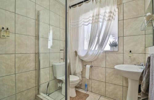 Secunda House | Cascade Villa Guesthouse