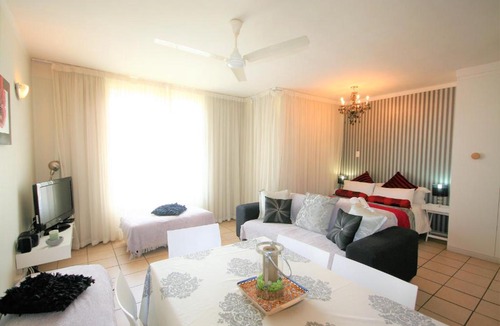 Green Point Apartment | Cascades 507 by CTHA