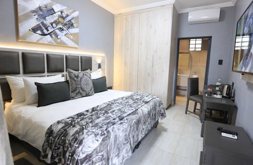 Nelspruit Cabin | Cascades Guest Lodge and Apartments