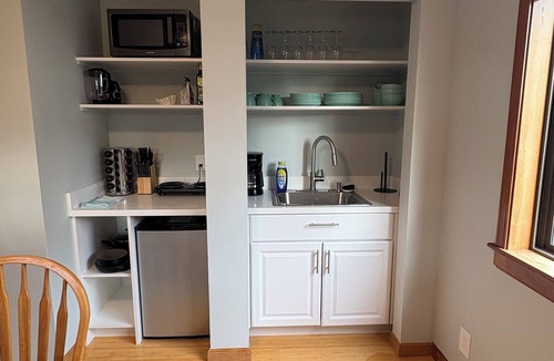 El Granada House | Casita Huerta-5 minute walk to beaches, restaurants, Mavericks House and trails.