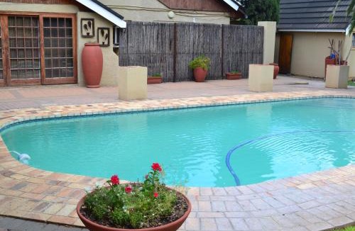 Vryburg Bed & Breakfast | Castello Guesthouse Vryburg