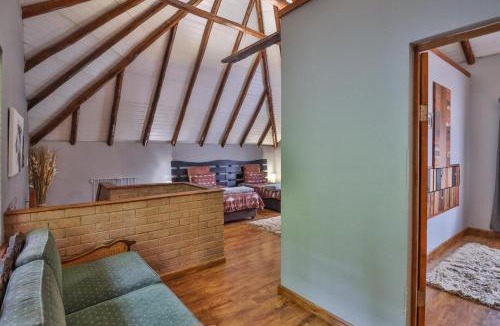 Assagay Ski Chalet | CASTLE COTTAGE Self catering fully equipped homely 120sqm double story king bed cottage in a lush green neighborhood