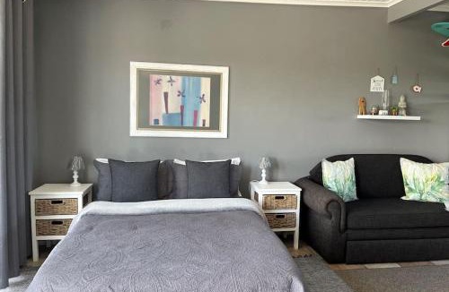 Cape Saint Francis Apartment | Casual, beachy and 100m to Seals Surf Spot