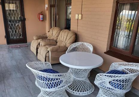 Hibberdene House | Catalina Bay Beach Retreat - Blue Whale Beach House