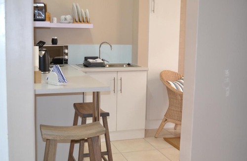 Summerstrand Apartment | Caulfield Self Catering Apartment #SOLAR ENERGY - NO LOADSHEDDING