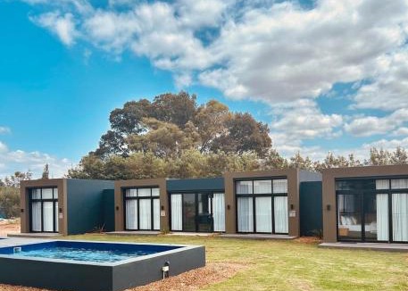 Robertson Apartment | Cellar Pods Red
