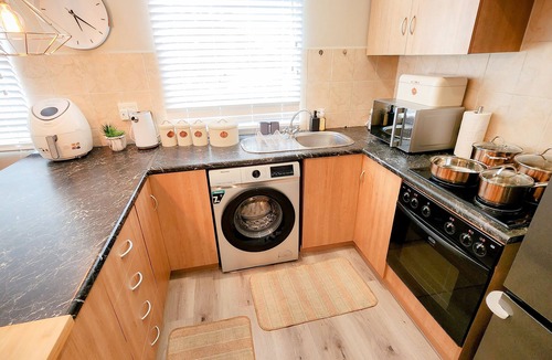Paarl Apartment | Central located on the Main rd, fully equiped apartment.