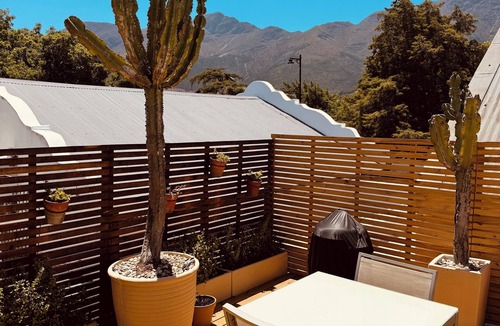 Franschhoek Apartment | Central Luxury Loft with Fireplace and Jacuzzi