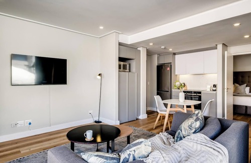 Bantry Bay Apartment | Central Minimalist 1bed by the Ocean The Bantry