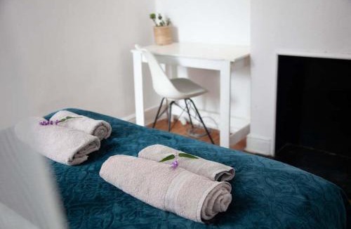 Cape Town Apartment | Central two double bedrooms in Bohemian Observatory