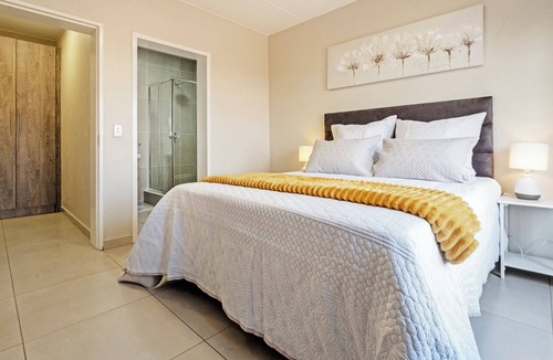 Ekurhuleni Apartment | Centrally located 3 bd apartment in Johannesburg