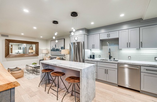 Midtown Sacramento Apartment | Centrally Located Sacramento Retreat w/ Fire Pit!