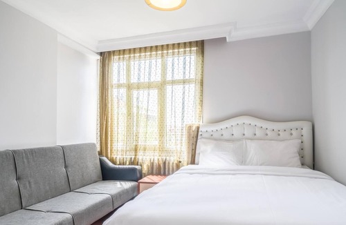 Bakırkoy Apartment | Centrally Located Spacious Modern Flat in Bakirkoy