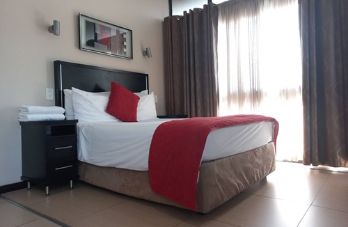 Greater Johannesburg Metropolitan Area Hotel | Centrally located in the heart of a rich historical suburb.