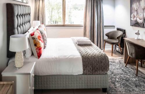Three Anchor Bay Apartment | Centurion 207 Luxury Sea Point one bedroom apartment with access to magnificent pool Perfect location by Super Host Melvyn