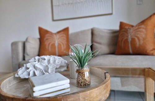 Shaka's Rock Apartment | Chaka's Paradise Apt with stunning Sea Views!