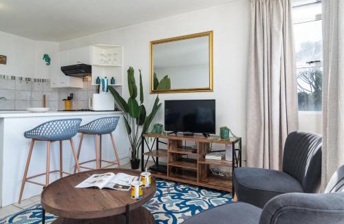 Shaka's Rock Apartment | Chakas Cove 76
